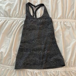 Black and white patterned lululemon tank - size 6